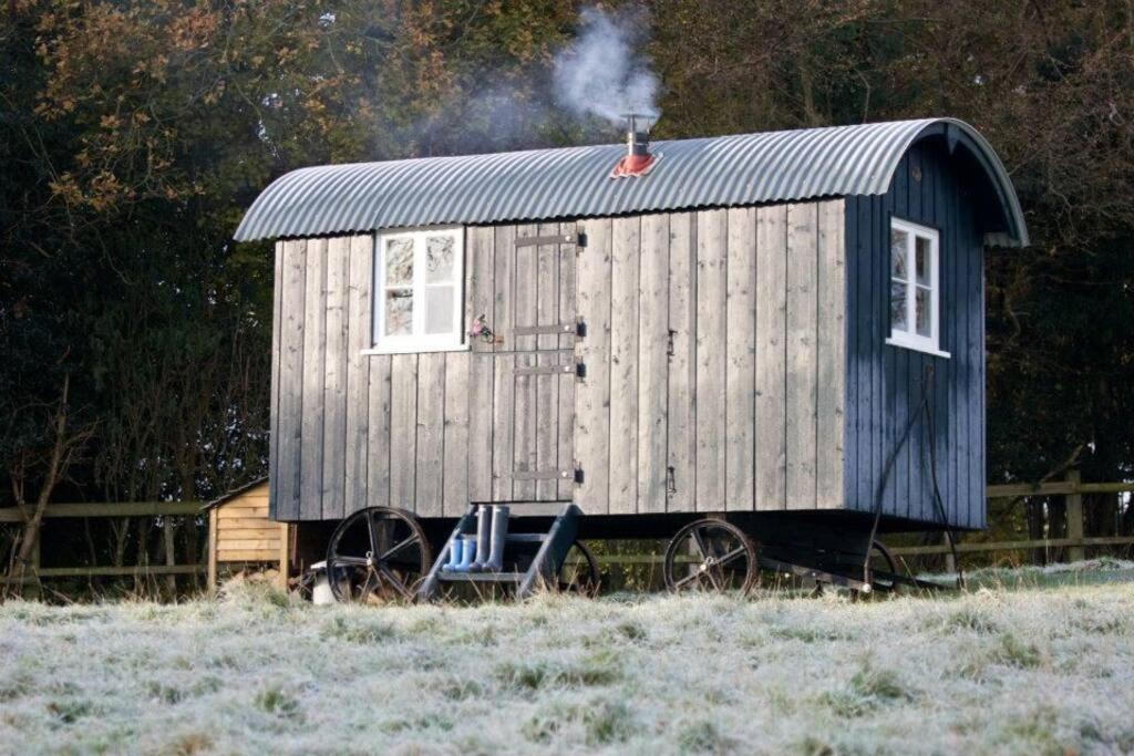 Molly Dishwasher Shepherds Hut Frant エクステリア 写真