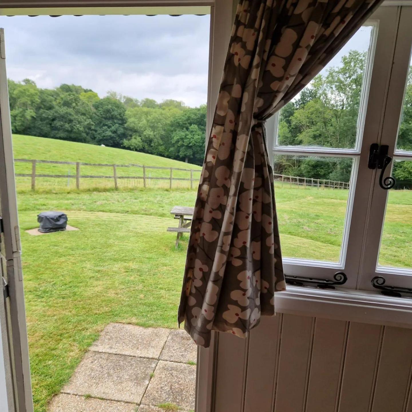 Molly Dishwasher Shepherds Hut Frant エクステリア 写真